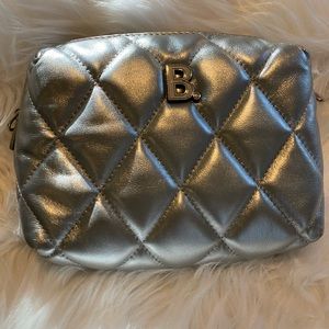💯💯💯Balenciaga quilted puff silver crossbody bag.
